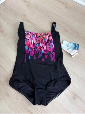 Women’s full piece, bathing suit